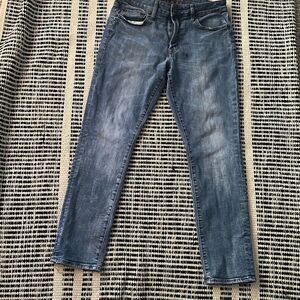 American Eagle Size 32x30 Light wash Slim skinny jeans Men’s  (small mark)